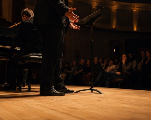 At the feet of Jonas Kaufmann