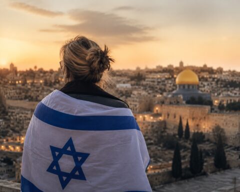 Shalom Julie